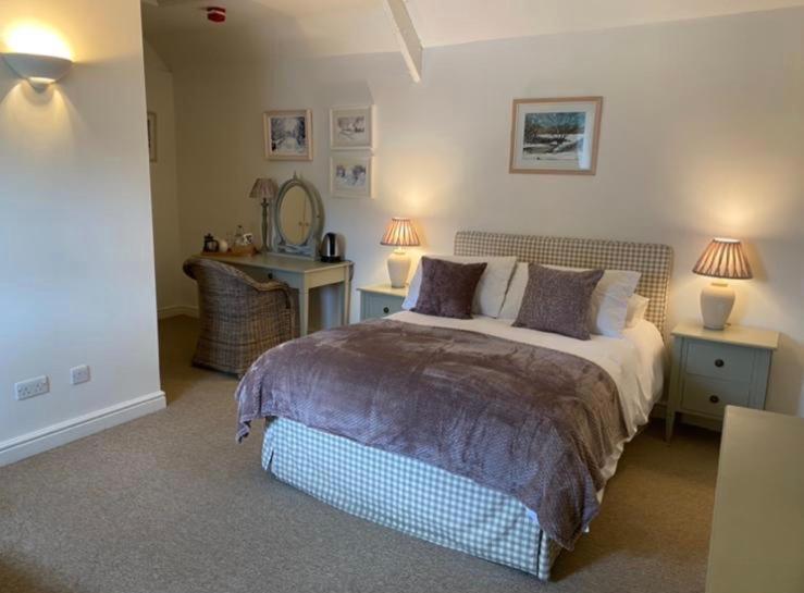 The Red Lion Hotel Cricklade Luaran gambar