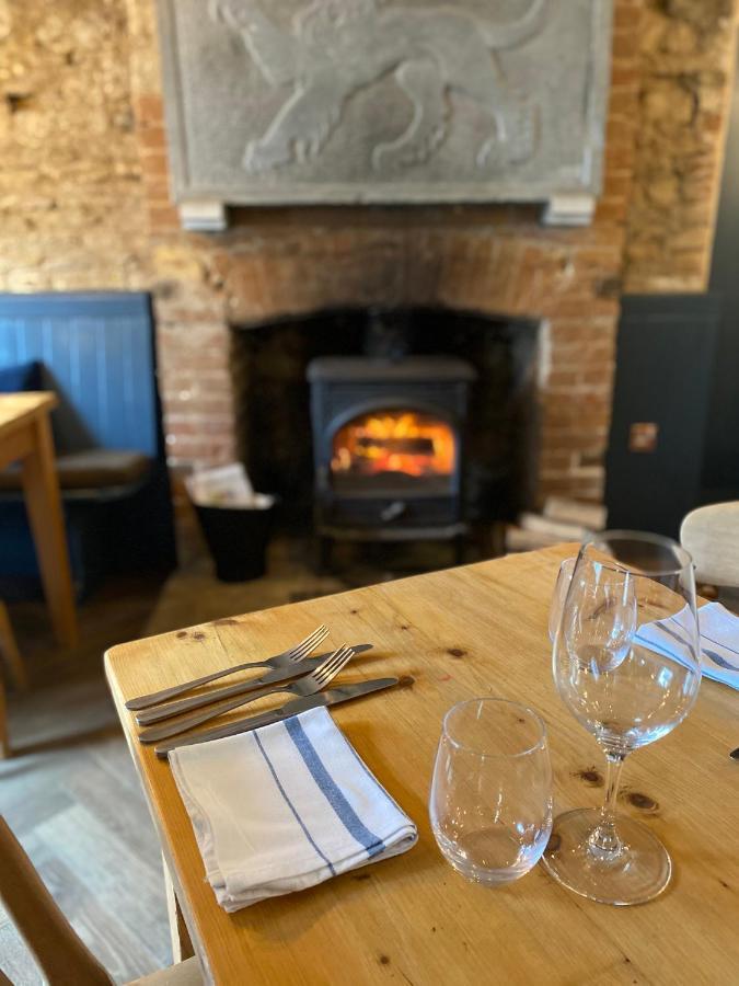 The Red Lion Hotel Cricklade Luaran gambar